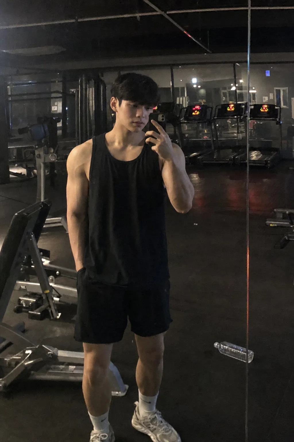 새벽헬스장스냅 提示詞預覽
