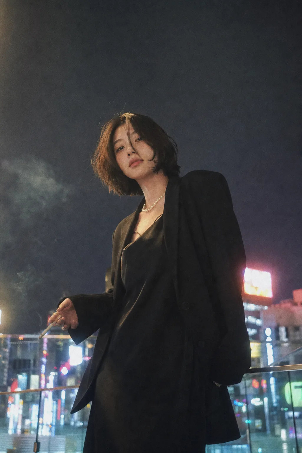 도쿄 루프톱 네온 스냅 Prompt preview