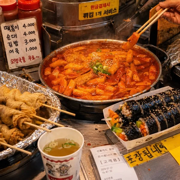 한국 분식 길거리 음식 提示詞預覽